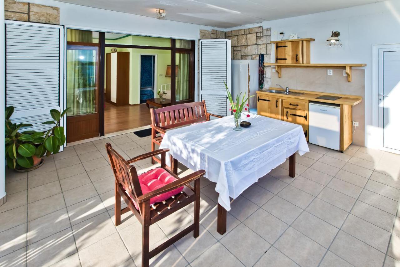 Apartments Villa Marcelina Хвар Екстериор снимка
