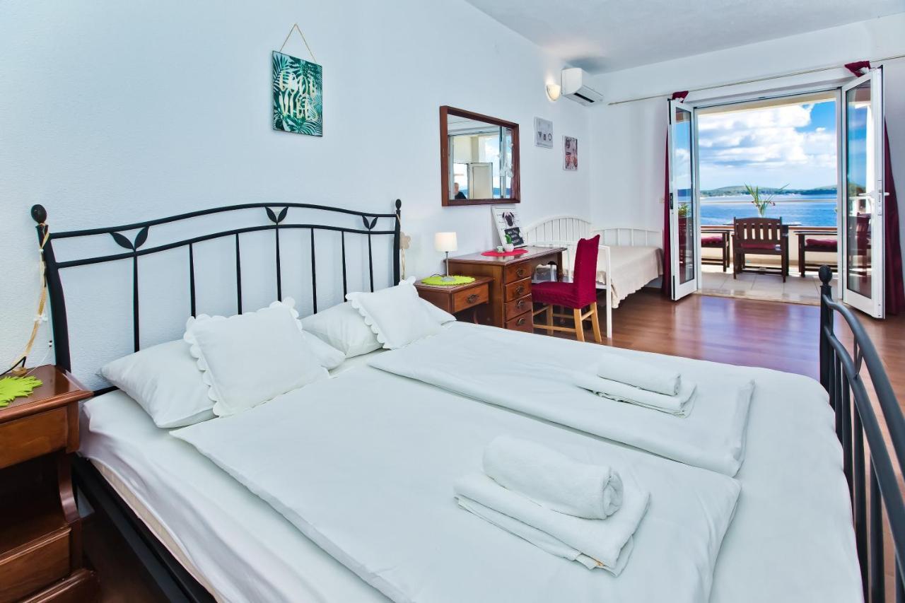 Apartments Villa Marcelina Хвар Екстериор снимка