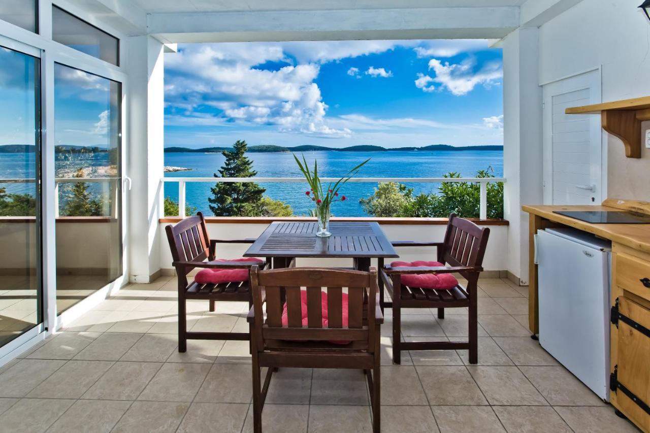 Apartments Villa Marcelina Хвар Екстериор снимка