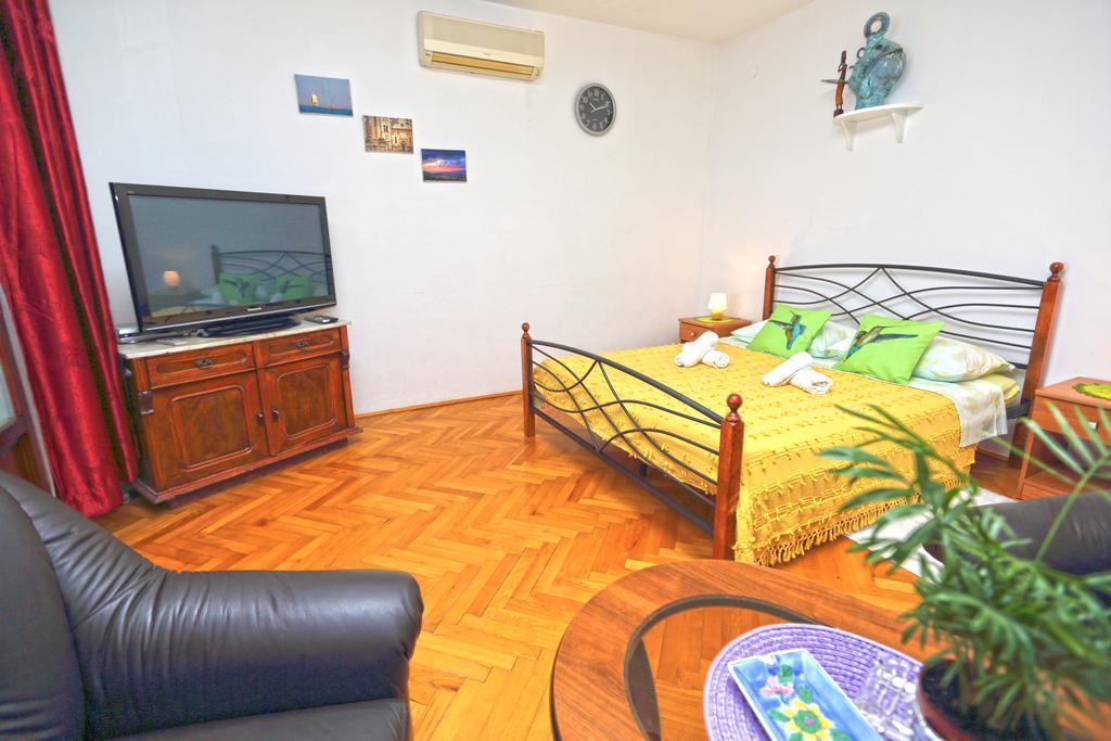 Apartments Villa Marcelina Хвар Екстериор снимка